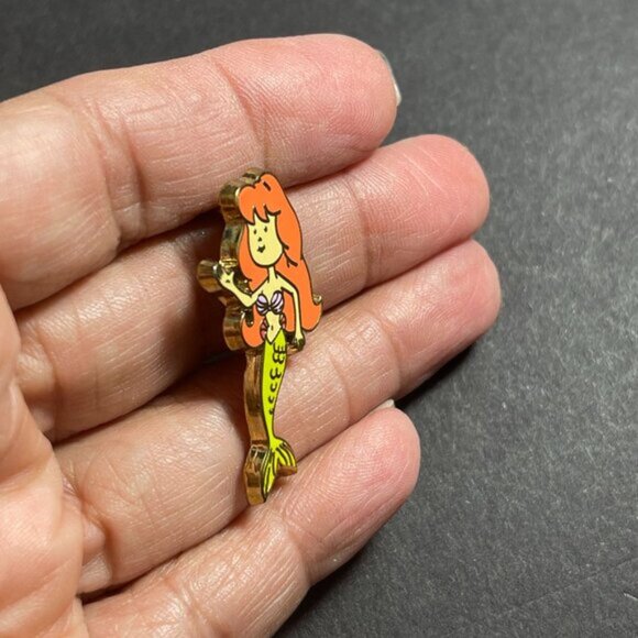 Disney Ariel Princess Trading Pin Little Mermaid Tail Lapel Pin Brooch Badge Pin - Picture 5 of 9